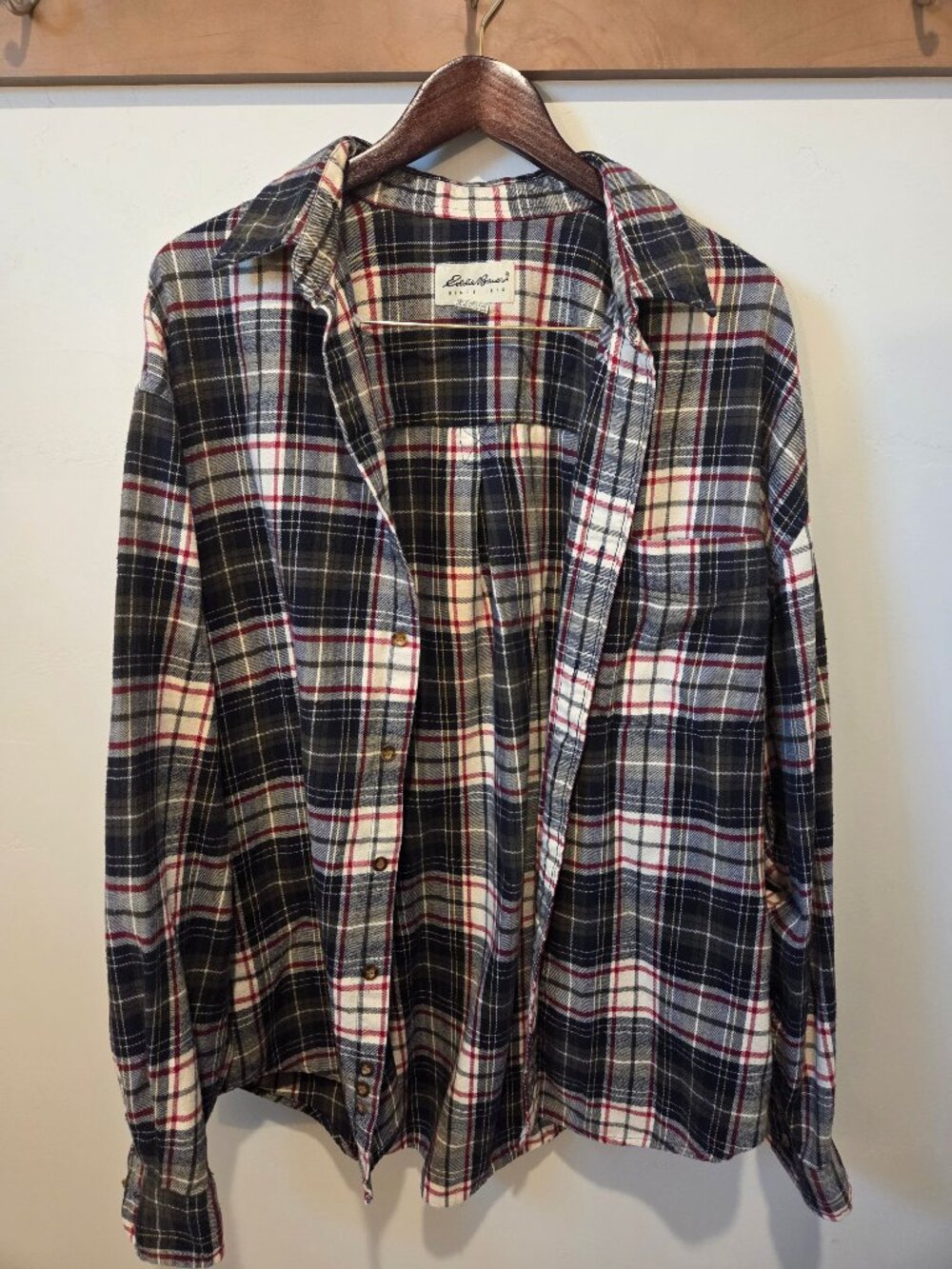 Vintage Eddie Bauer 1990s Men’s XL Plaid Flannel Button-Up Shirt Navy Red Cream